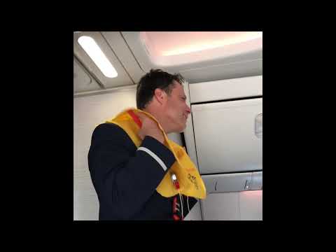 Witziger Flugbegleiter