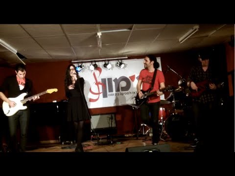 Aviya Dor-Kolan with Yossi Sassi - Simple Things (Live)