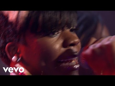 Rye Rye - Rock Off Shake Off (Live Rising)