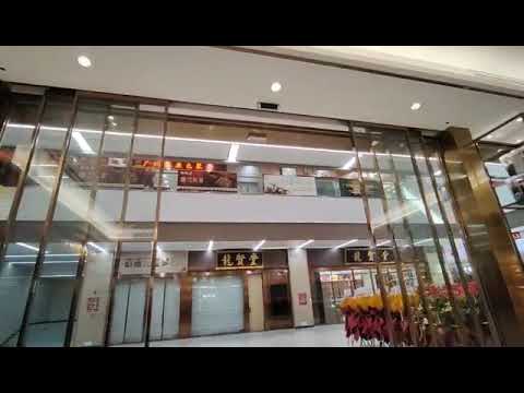 Bi-parting telescopic automatic sliding doors. Large opening space.