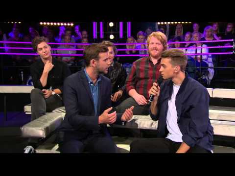 Här river Magnus Englund Idol-väggen - Idol Sverige (TV4)
