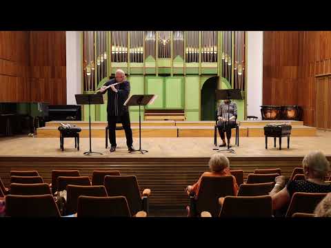 @ionbogdanstefanescu Carmen Petra Basacopol - Pasari in zbor