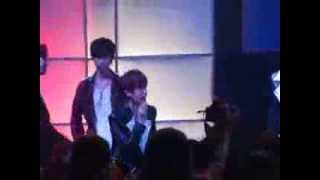 Download lagu 131229 KCon5 [Boyfriend - On and On] mp3