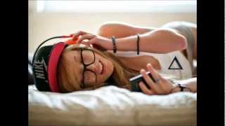 Big Boi ft. Kid Cudi - She hates me