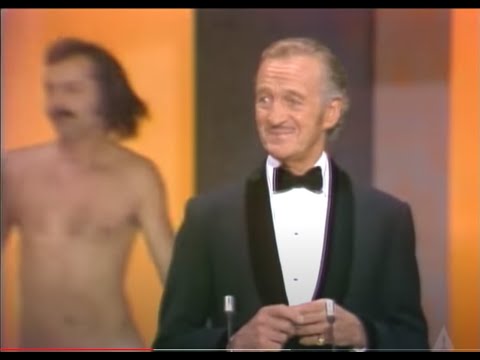 The Oscars Streaker | 46th Oscars (1974) thumnail