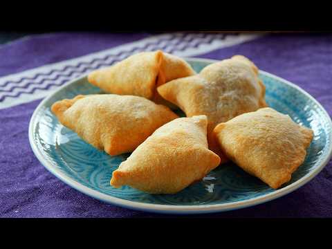 Make These Easy Vegetarian Samosas Right At Home With Spiced Potatoes And Peas