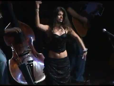 Paula Fernandes, Marcus Viana e Transfônica Orkestra apresentam Maktub