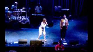 10 &quot;UNSTOPPABLE&quot; SANTIGOLD (LIVE)