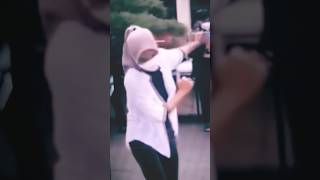 Download lagu GARA GARA SEBOTOL MINUMAN - COVER REVINA ALVIRA #revinaalvira #garagarasebotol #shorts mp3