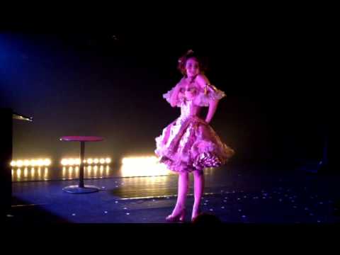Sucre d'Orge - The doll - burlesque act