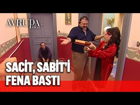 Sacit, Sabit'i çapkınlıkta yakalıyor - Avrupa Yakası