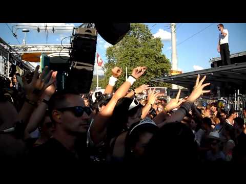 Dj Madwave@Synergy Love Mobile Street Parade 2013