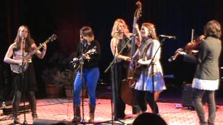 Della Mae, "This World Oft Can Be"