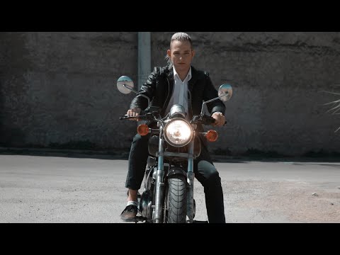 Johny - Δε Θα Πεσω Ποτε (Official Music Video) Prod by Johny