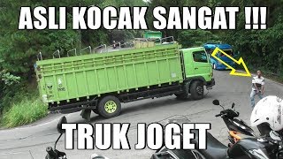 Download lagu NGAKAK PARAH !!! Truk Joget di Sitinjau Lauik mp3 Download lagu NGAKAK PARAH !!! Truk Joget di Sitinjau Lauik mp3