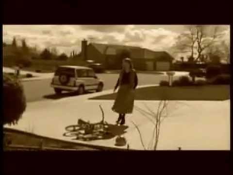 Iris Delgado - Hay alboroto en las calles