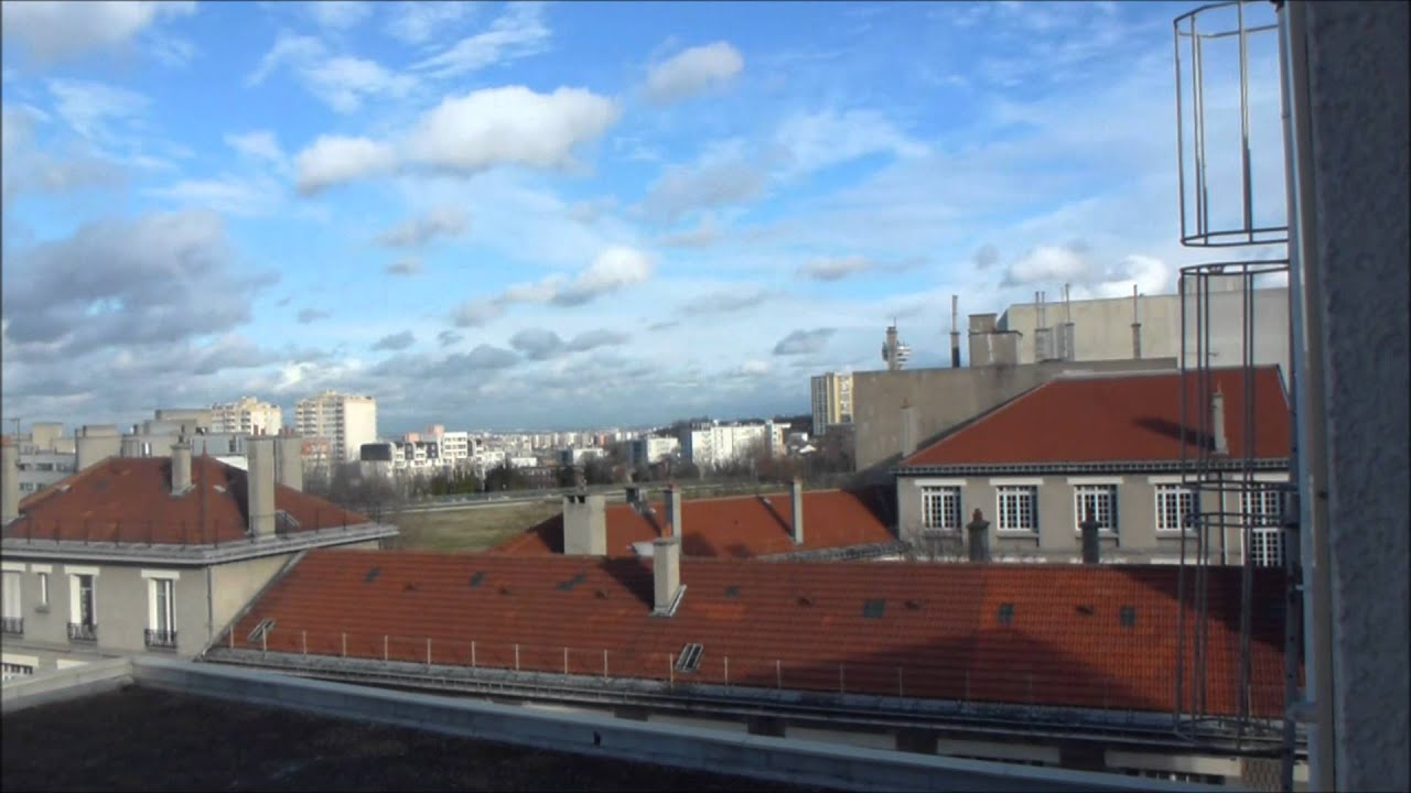 Watch video Studio 25m² - 700€ cc - 75019 Paris Studio 25m² - 700€ cc - 75019 Paris