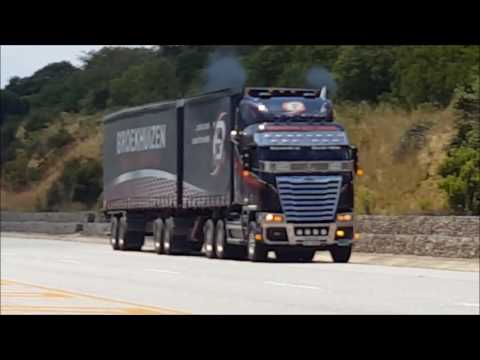 Freightliner Argosy ISX 620 with 7 inch pipes and loud jakes. Mean looking machine.