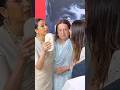 Karishma Kapoor Kareena Kapoor Khan With Thier Mother Babita Kapoor And Father Randhir Kapoor