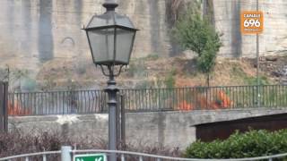 brucia-le-sterpaglie-fiamme-a-bordo-strada