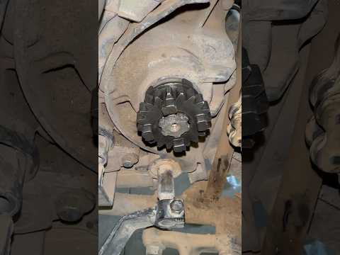 NO!! Más problemas con el piñón de transmisión #mecanica #mecanico #moto #diy