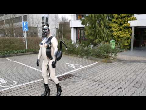 Katzentatze auf der Fetish Evolution 2016