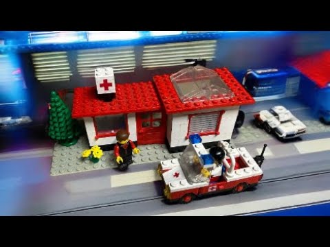 Building LEGO 6364 Medical Centre / Paramedic Unit (1980)