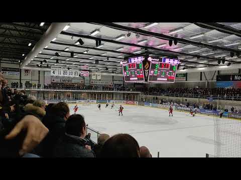 Sidste minutter af kampen med Frederikshavn White Hawks mod Odense Bulldogs