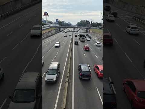 Time lapse del tránsito en la avenida General Paz desde la avenida San Martín, Buenos Aires