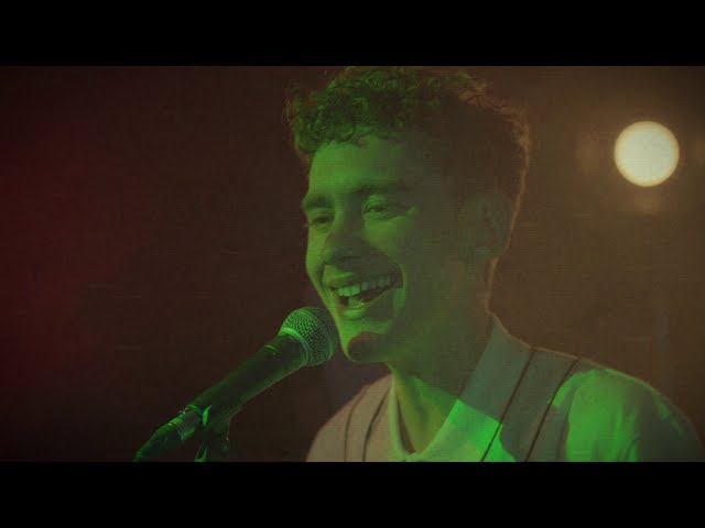 Breathe von Olly Alexander ((jetzt ansehen))