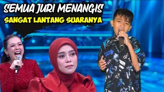 Download lagu SEMUA JURI MENANGIS KETIKA PESERTA INI NYANYIKAN LAGU MENYULAM KAIN YG RAPUH..HINGGA SEMUA MENANGIS  mp3