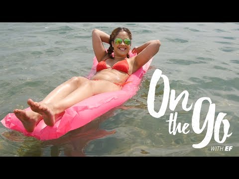 Elenor & Victor check out Barcelona's beaches – On the go with EF #40