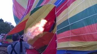 preview picture of video 'Hot-air balloons a week before the New Smyrna Beach Balloon Fest'