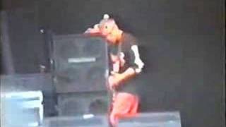 The Offspring -07- Kick Him When He's Down (Glastonbury 95)