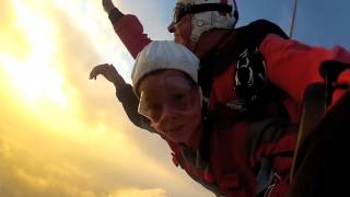 Fallschirmspringen mit Kinder ist möglich als Tandemsprung