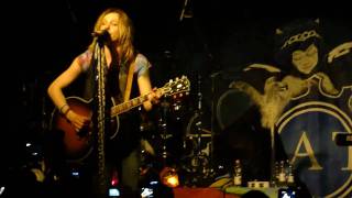 Negative - Still alive+Nanana from F_ing worthless (live@Diesel, Hungary 2011)