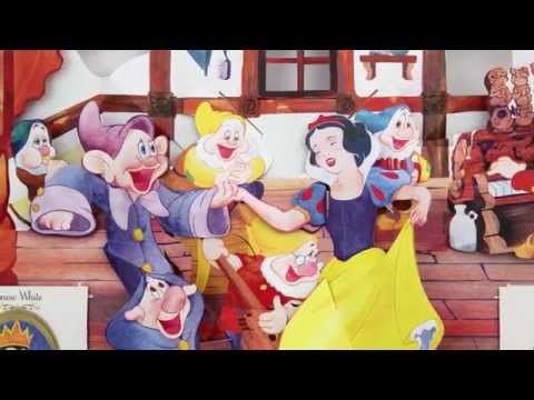 Книга Disney Princess: A Magical Pop-Up World video 1