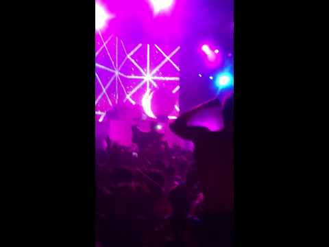 AVICII DUBLIN O2 2012