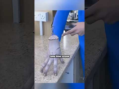 To nie CGI! Sekret Rączki z Wednesday ✋