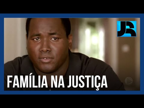Michael Oher, ex-jogador que inspirou o filme Um Sonho Possível, processa pais adotivos