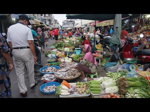 Evening Daily LifeStyle Of Vendors Selling Food @Chhbar Ampov Market - Walk Around Street Food