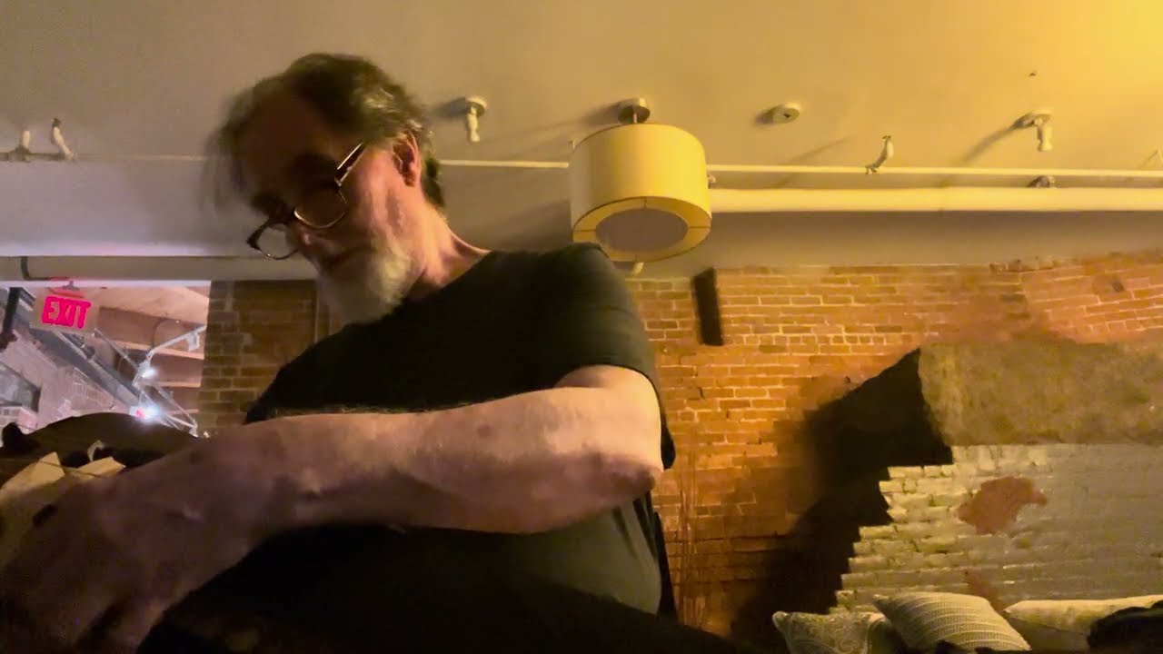 Promotional video thumbnail 1 for Hurdy-Gurdy Man