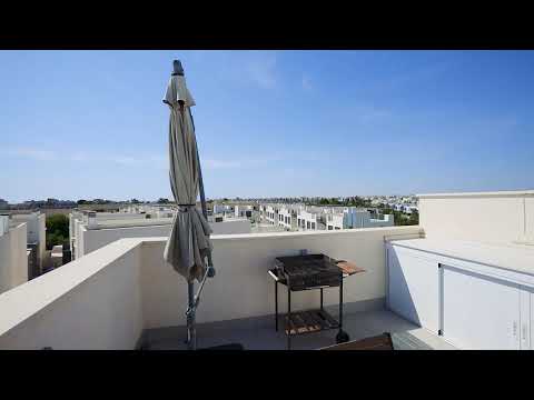 Punta Prima. Beautiful first floor apartment with private roof terrace 225.000´-€