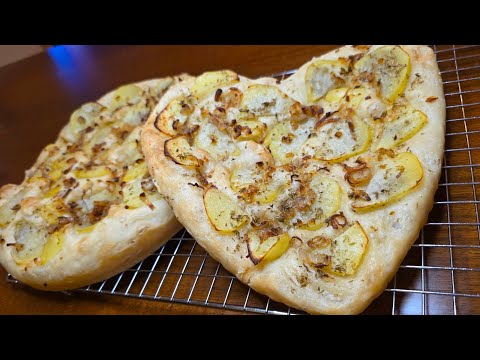 FOCACCIA PATATE E CIPOLLA