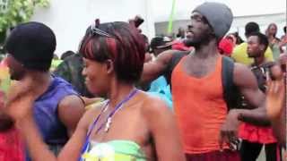 preview picture of video 'Afrik Urbanarts danse, Abidjan, 5-8 juillet 2012 - parade'