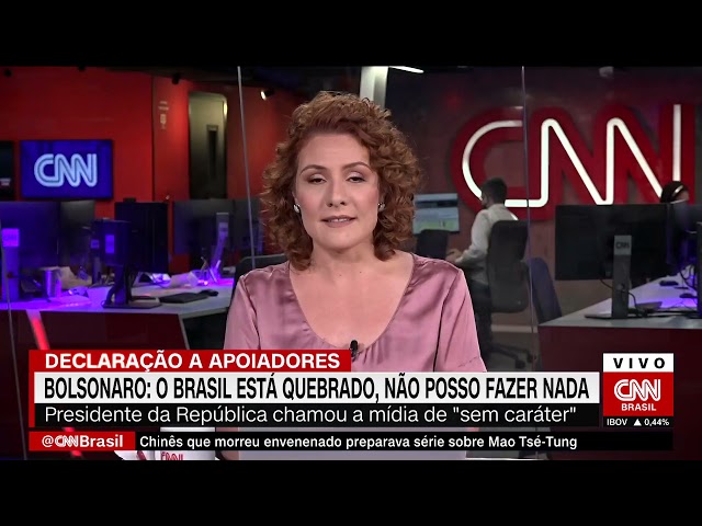 Após fala de Bolsonaro, Guedes diz que "economia está voltando em V&"