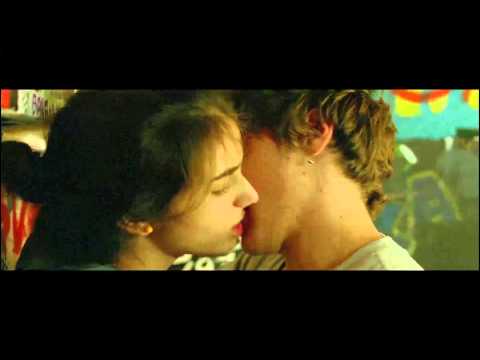 Trailer de Algum Lugar no Recreio (2015)