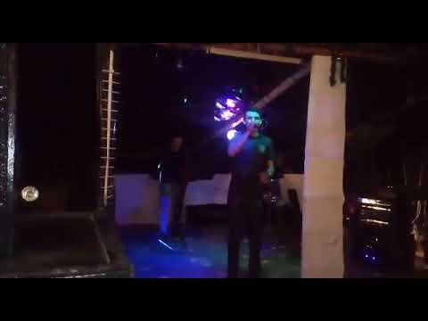 Banda Swing Farra -( Rabeta no chão - Parado No Bailão )