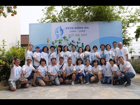 Thể hiện bởi Tốp ca