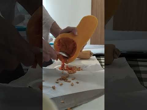 Preparing a pumpkin for baking #asmr #cooking #vegetarianfood